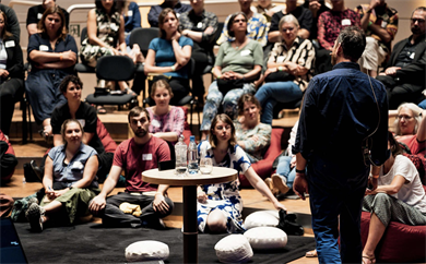 Ein Foto von Laurie Hall
